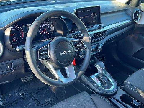 Used 2024 Kia Forte LXS w/ LXS Technology Package image 8