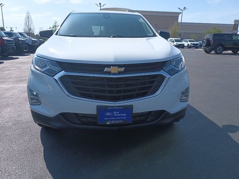 Used 2020 Chevrolet Equinox LS w/ LS Convenience Package image 2