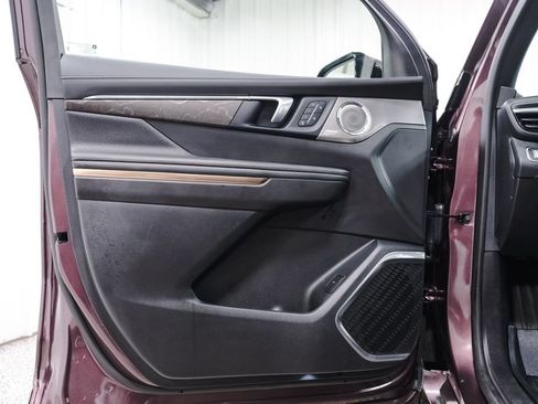 Used 2026 Buick Enclave Avenir w/ LPO, Floor Liner Package AWD/4WD image 23
