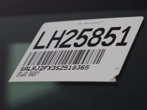 New 2025 Land Rover Discovery S AWD/4WD image 27