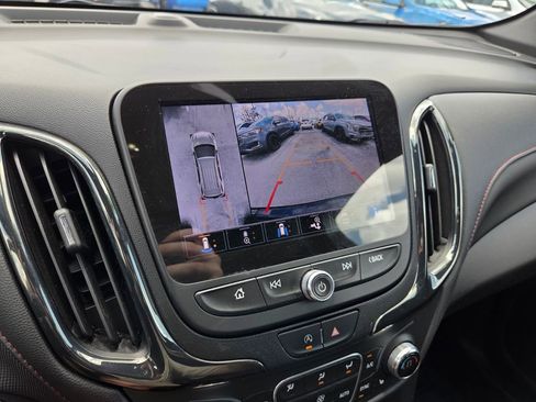 Certified 2022 Chevrolet Equinox RS w/ Infotainment Package AWD/4WD image 33