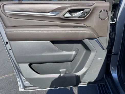 Used 2022 GMC Yukon XL Denali w/ Denali Premium Package image 33