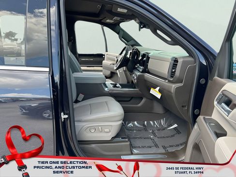 New 2025 GMC Sierra 2500 SLT w/ SLT Premium Package image 16