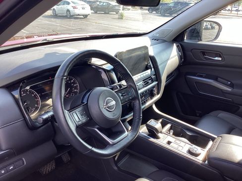 Used 2023 Nissan Pathfinder SL w/ SL Premium Package AWD/4WD image 10