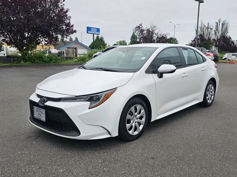 Used 2022 Toyota Corolla LE FWD image 3