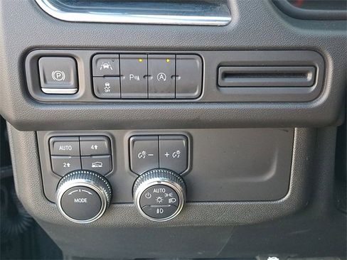 Certified 2024 GMC Yukon SLT image 25