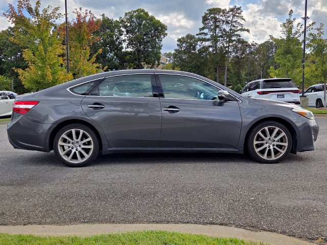 Used 2014 Toyota Avalon Limited w/ Technology Package FWD image 6