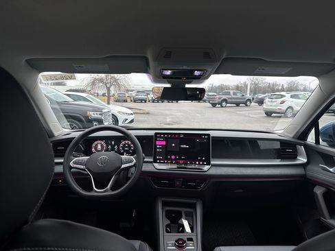 New 2026 Volkswagen Tiguan SE image 20