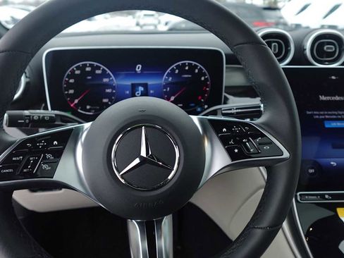 Used 2026 Mercedes-Benz GLC 300 4MATIC image 33