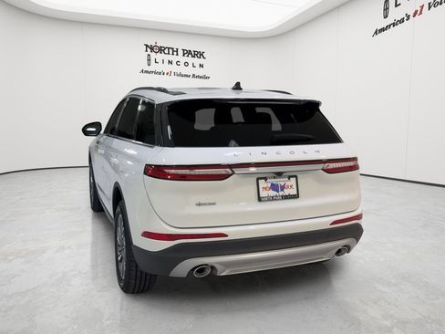 New 2026 Lincoln Corsair Premiere FWD image 8