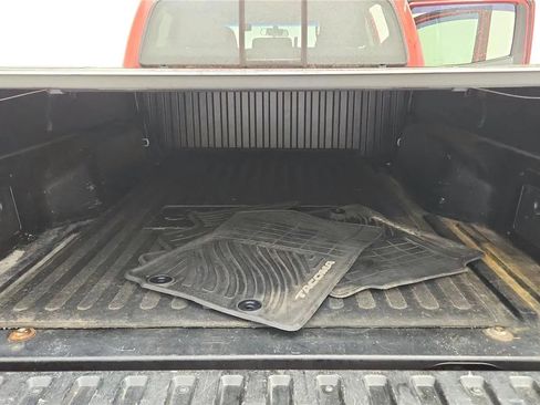 Used 2015 Toyota Tacoma 4x4 Double Cab w/ TRD Sport Package image 19