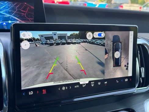 Used 2025 Ford Expedition Max Platinum w/ Driver's Package image 18