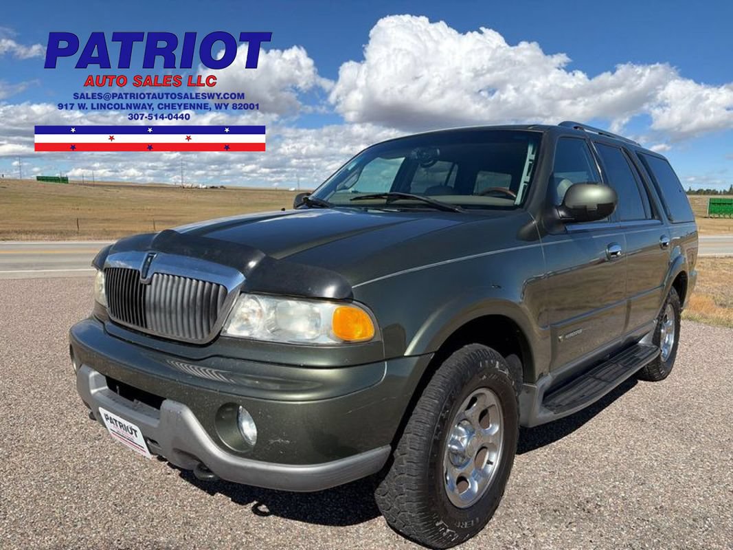Used 2001 Lincoln Navigator 4WD image 1