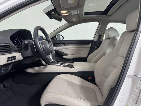 Used 2021 Honda Accord Touring image 4