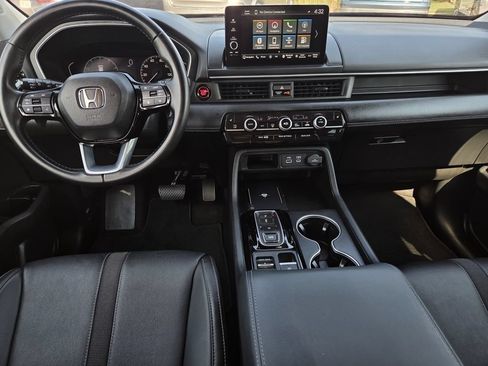 Used 2023 Honda Pilot Touring image 8