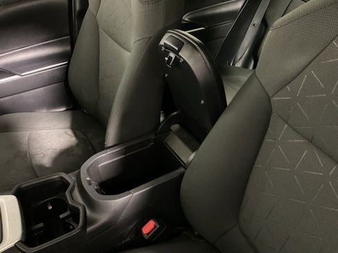 Used 2022 Toyota RAV4 XLE w/ Convenience Package image 26