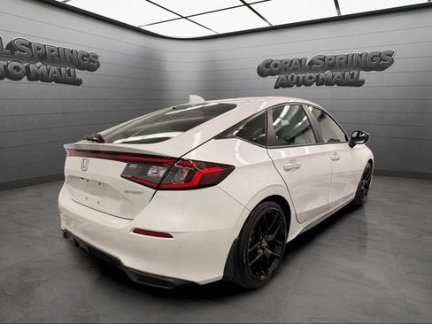 Used 2023 Honda Civic Sport image 5