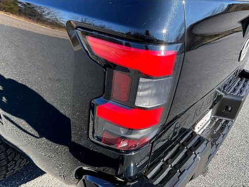 Used 2023 Nissan Frontier SV image 22