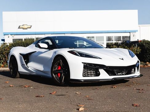 Used 2024 Chevrolet Corvette Z06 w/ Stealth Interior Trim Package RWD image 28