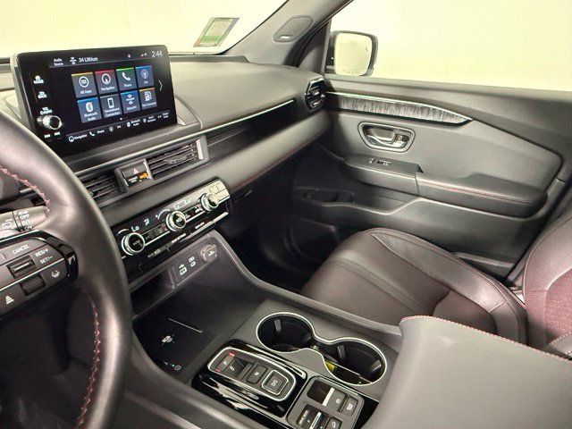 Used 2025 Honda Pilot Black Edition image 27