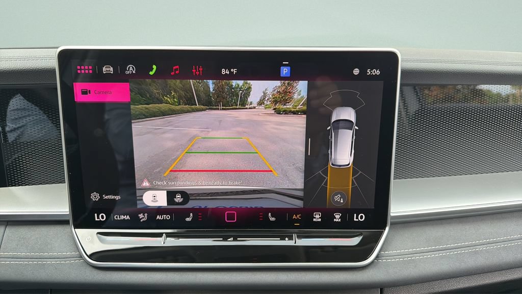 New 2026 Volkswagen Tiguan SE FWD image 13