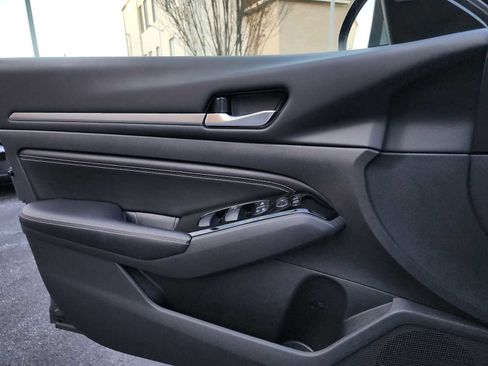 Used 2023 Nissan Altima 2.5 SV w/ SV Premium Package image 13