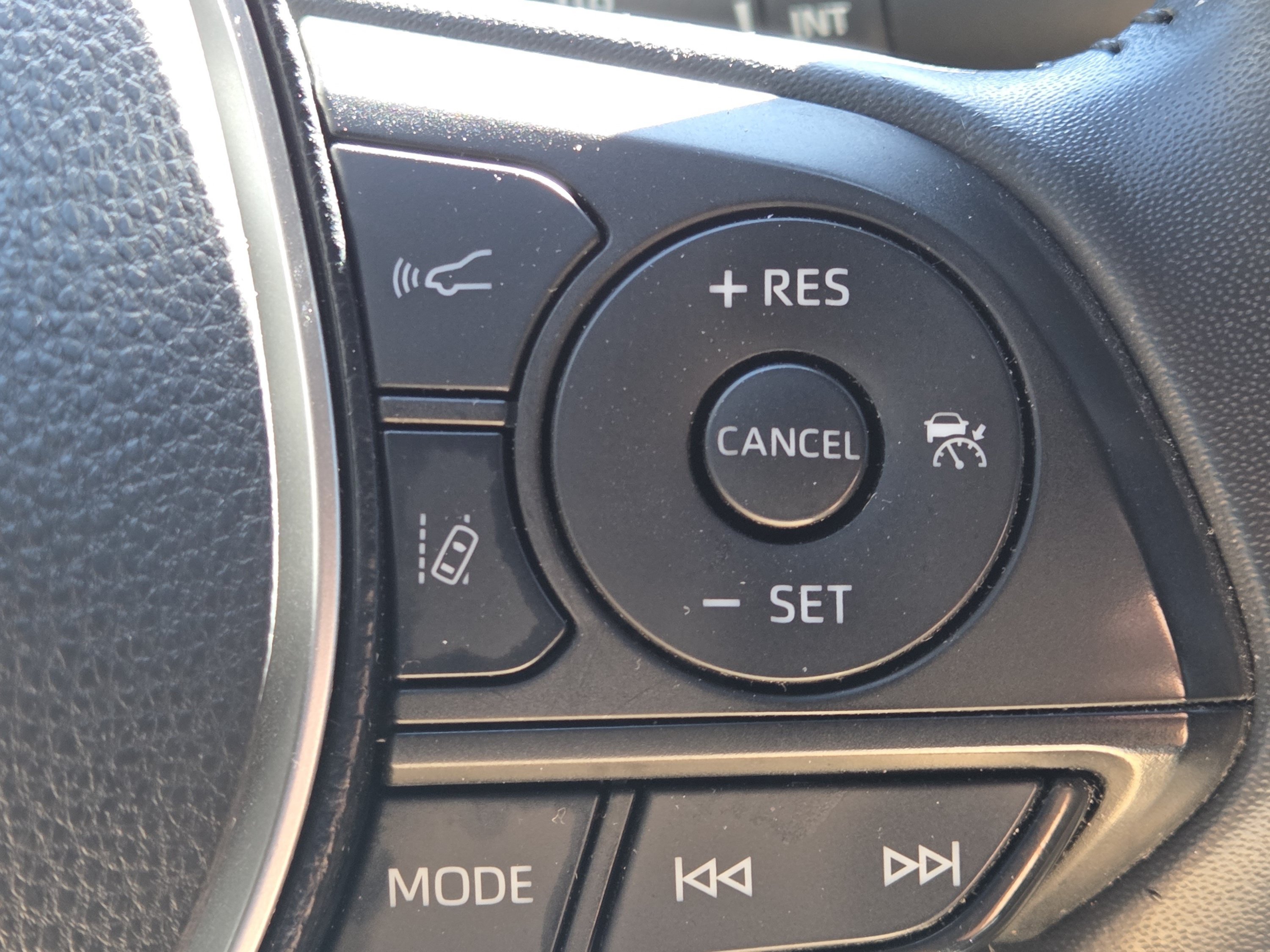 Used 2020 Toyota Corolla SE FWD image 12