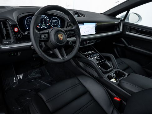 New 2026 Porsche Cayenne E-Hybrid Coupe image 4