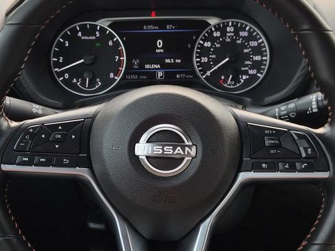 Used 2025 Nissan Sentra SR FWD image 24