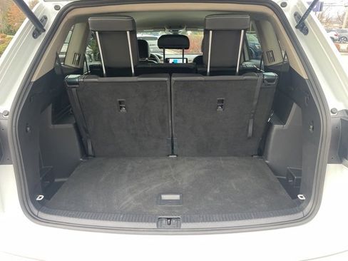 Certified 2025 Volkswagen Atlas SE image 10