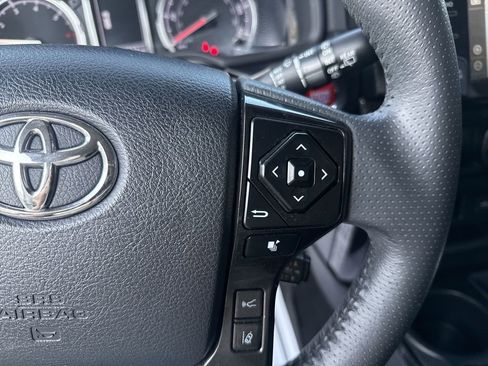 Used 2021 Toyota 4Runner TRD Off-Road Premium w/ Moonroof Package AWD/4WD image 20