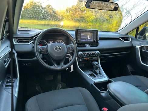 Used 2022 Toyota RAV4 LE FWD image 13