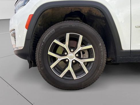 Used 2024 Jeep Grand Cherokee L Limited w/ Trailer Tow Package AWD/4WD image 13