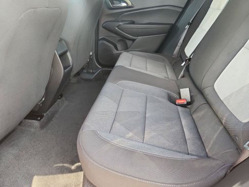 Used 2025 Chevrolet Trax RS w/ Sunroof Package FWD image 22