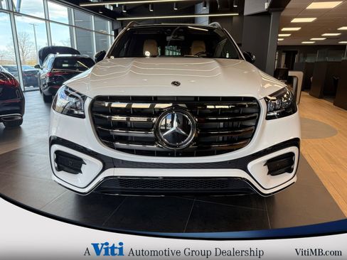 Used 2026 Mercedes-Benz GLS 450 4MATIC image 3