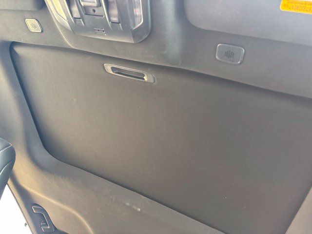 Used 2023 Toyota Highlander XSE FWD image 13