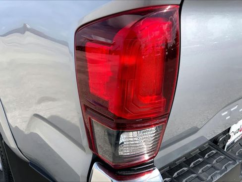 Used 2019 Toyota Tacoma SR5 RWD image 27