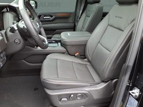 Used 2025 GMC Yukon XL Denali w/ Denali Reserve Package AWD/4WD image 6