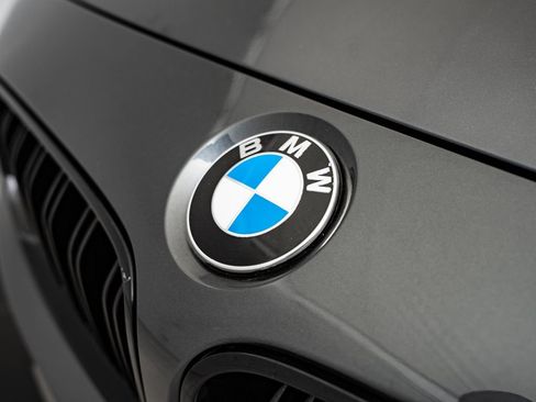 Used 2018 BMW M3 RWD image 3