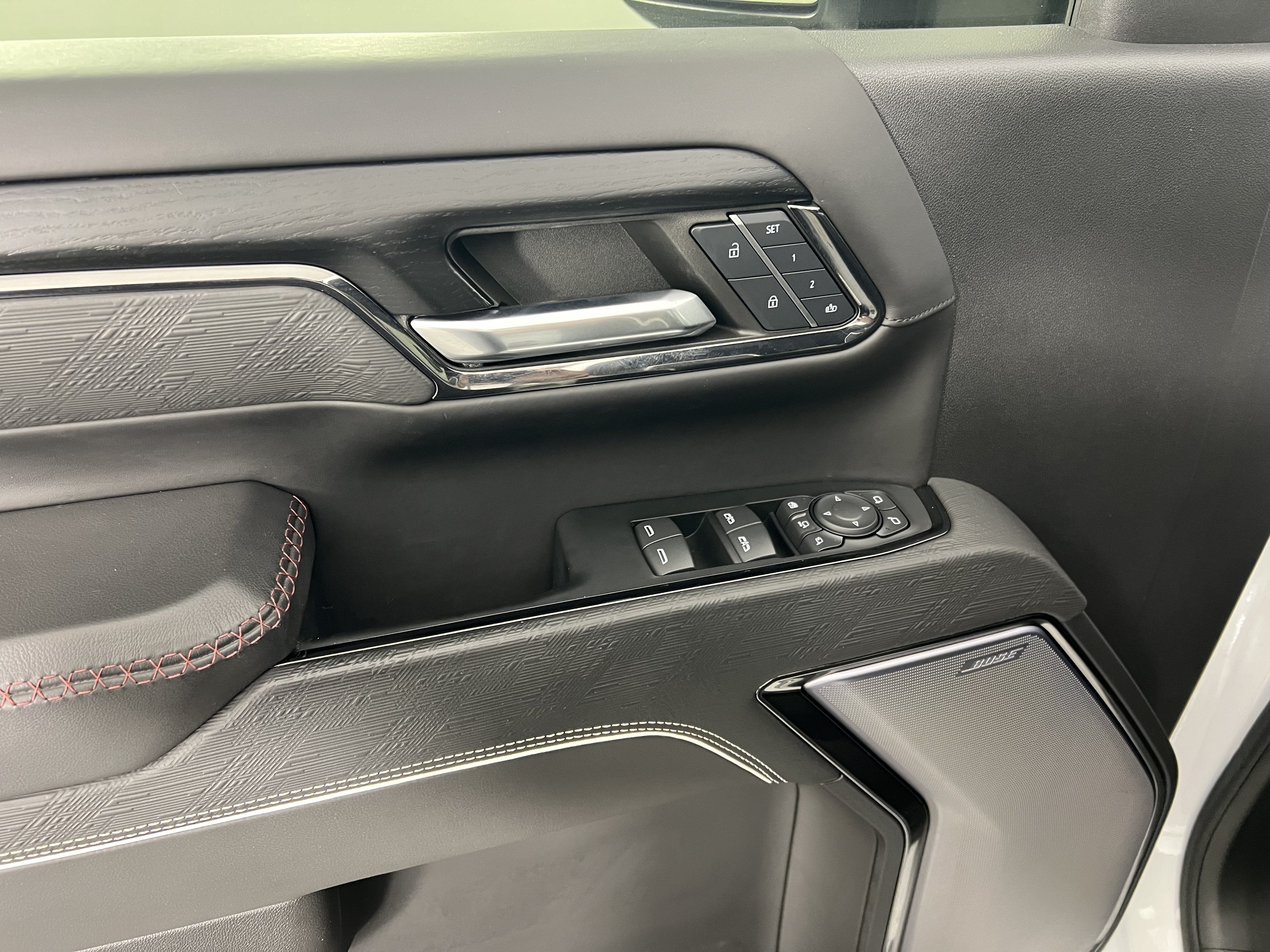 Used 2024 GMC Sierra 2500 AT4X AWD/4WD image 18