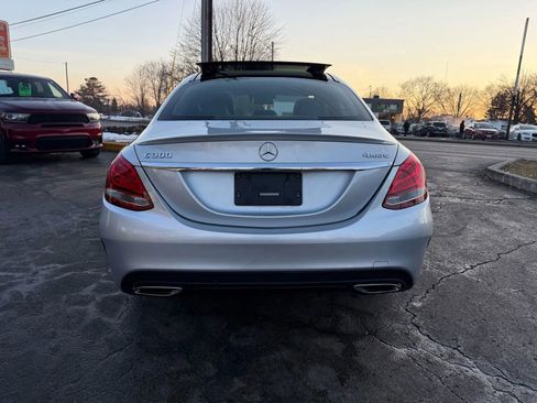 Used 2018 Mercedes-Benz C 300 4MATIC Sedan image 4