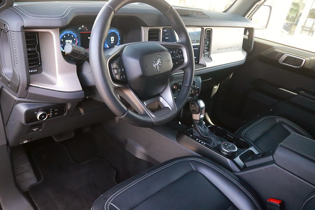 Used 2025 Ford Bronco Outer Banks AWD/4WD image 14