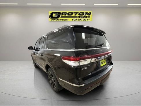 Used 2022 Lincoln Navigator L Reserve w/ Equipment Group 201A AWD/4WD image 2