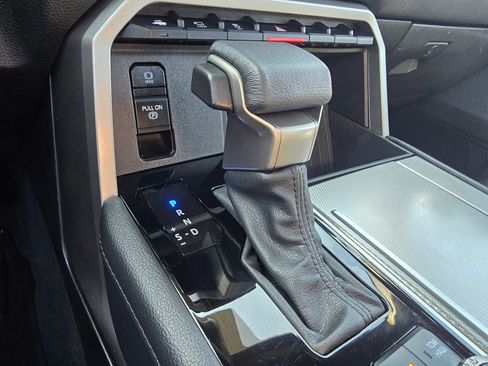 Certified 2025 Toyota Sequoia Limited image 28