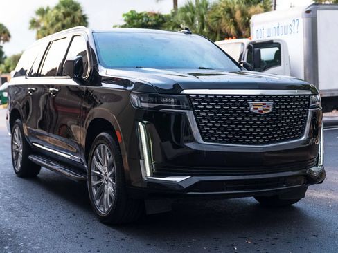 Used 2021 Cadillac Escalade ESV Luxury RWD image 4