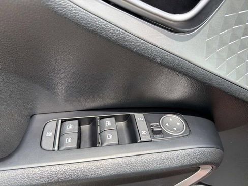 Used 2024 Kia Soul LX w/ Option Group 015 FWD image 9