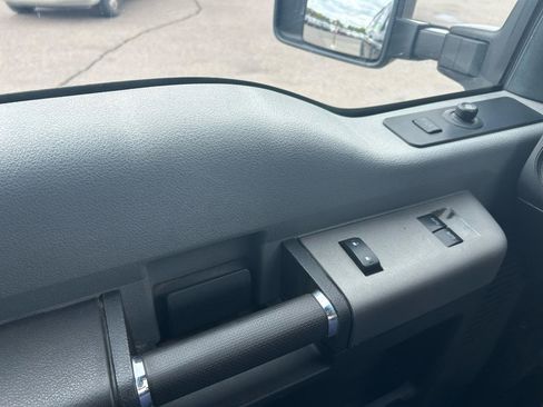 Used 2013 Ford F250 XLT w/ XLT Premium Pkg AWD/4WD image 28
