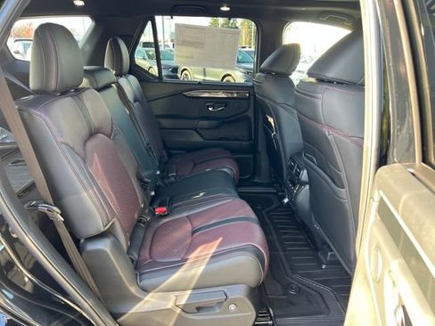 New 2025 Honda Pilot Black Edition image 10