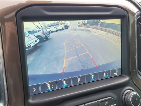 Used 2019 Chevrolet Silverado 1500 High Country w/ High Country Premium Package image 13