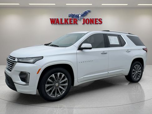 Used 2023 Chevrolet Traverse Premier image 12